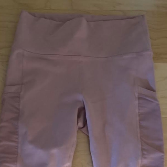 7/8ths Mesh Leggings - Picture 1 of 3